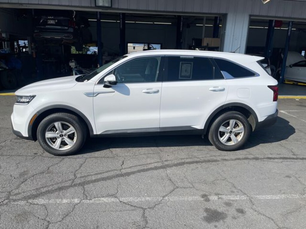 Used 2023 Kia Sorento LX SUV