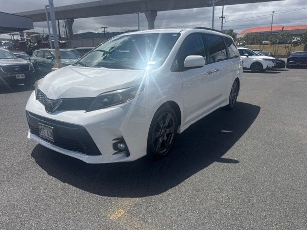 Used 2020 Toyota Sienna SE 8 Passenger Van