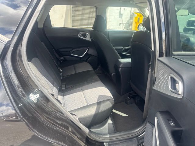 2025 Kia Soul LX - Photo 12