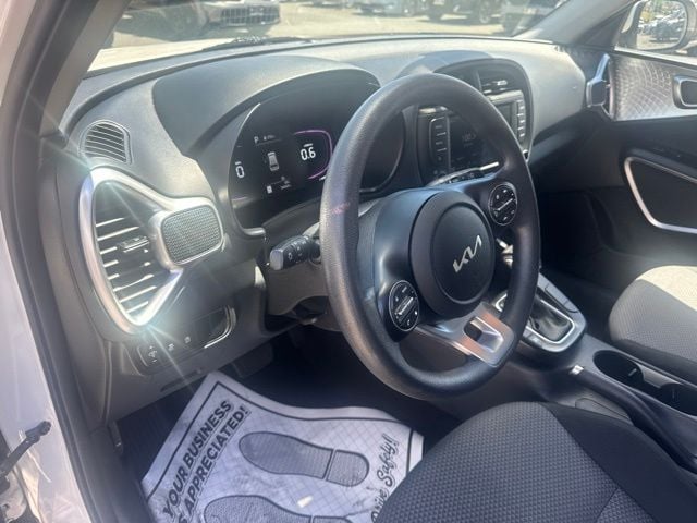 2025 Kia Soul LX - Photo 17
