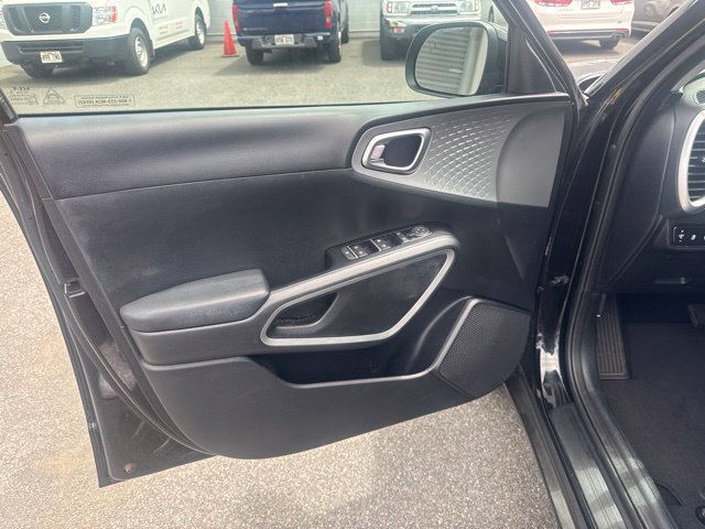 2025 Kia Soul LX - Photo 16