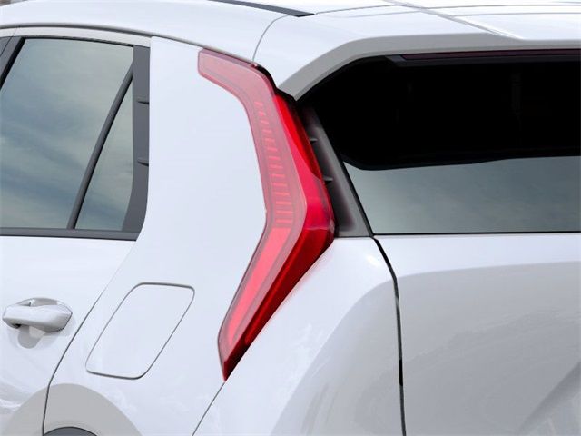 2025 Kia Niro LX - Photo 11
