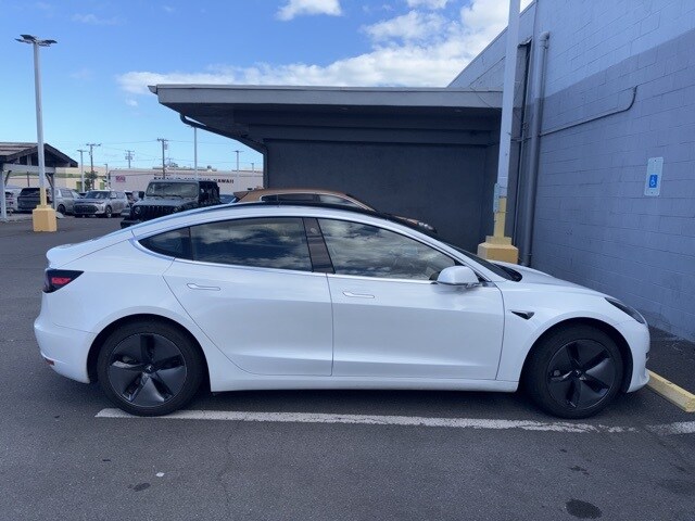 2020 Tesla Model 3 Standard Range Plus photo 4