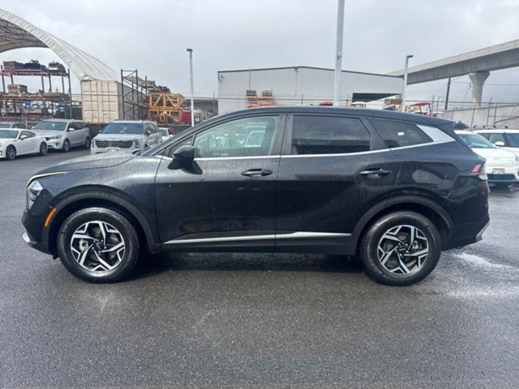 Used 2023 Kia Sportage LX SUV