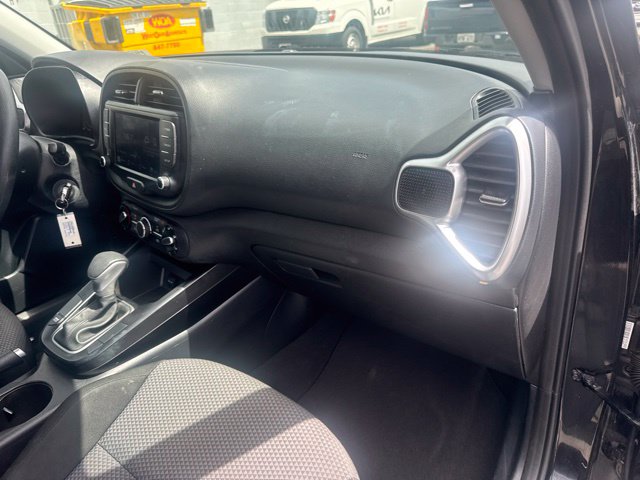 2025 Kia Soul LX - Photo 14