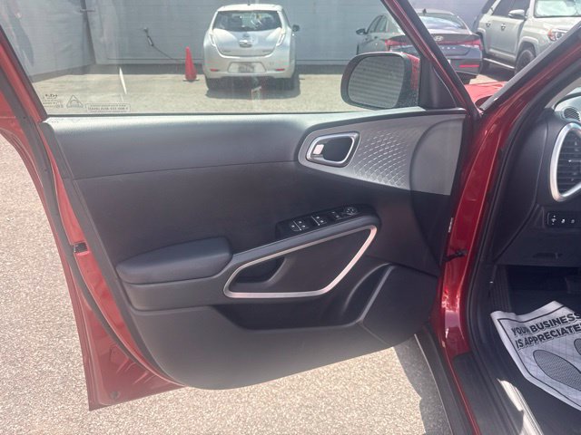 2025 Kia Soul LX - Photo 17