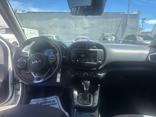 2025 Kia Soul LX - Photo 16