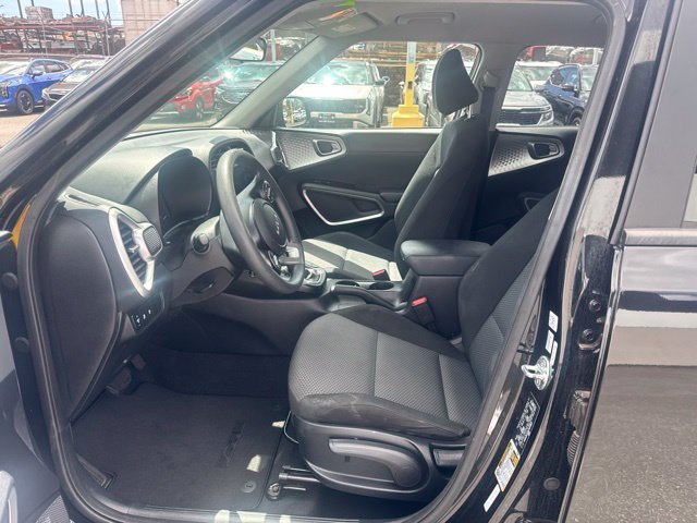 2025 Kia Soul LX - Photo 9
