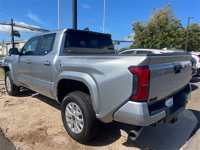 2024 Toyota Tacoma SR5 photo 3