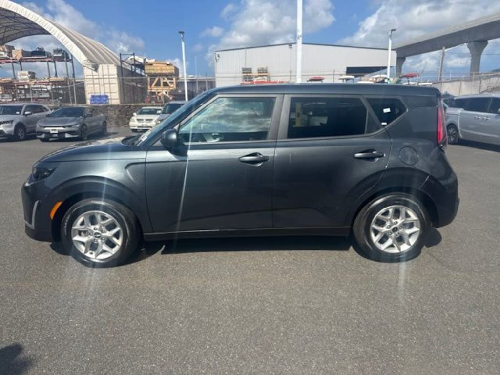 Used 2025 Kia Soul LX Hatchback