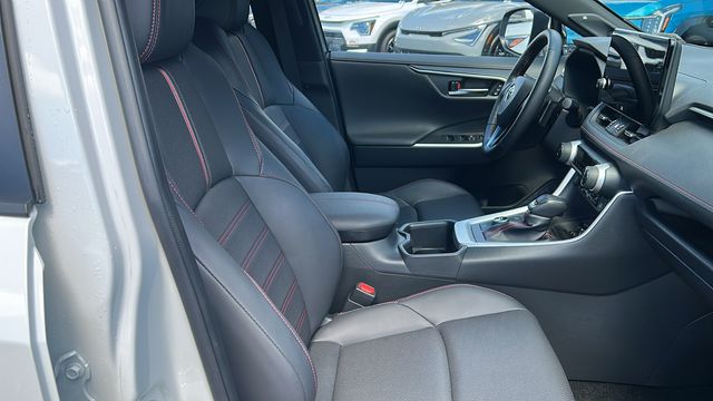 2024 Toyota RAV4 XSE - Photo 11