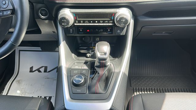2024 Toyota RAV4 XSE - Photo 20