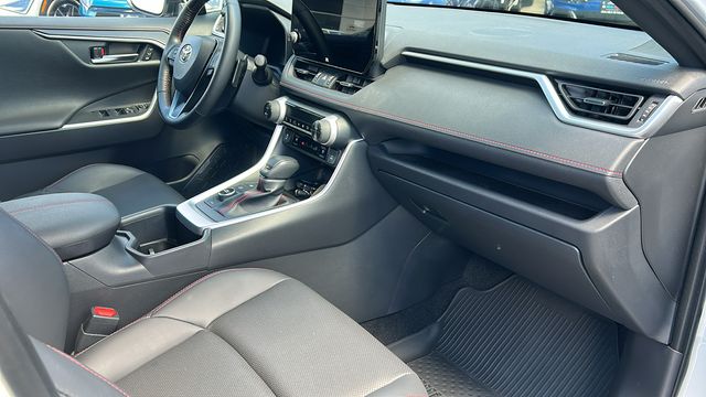 2024 Toyota RAV4 XSE - Photo 13