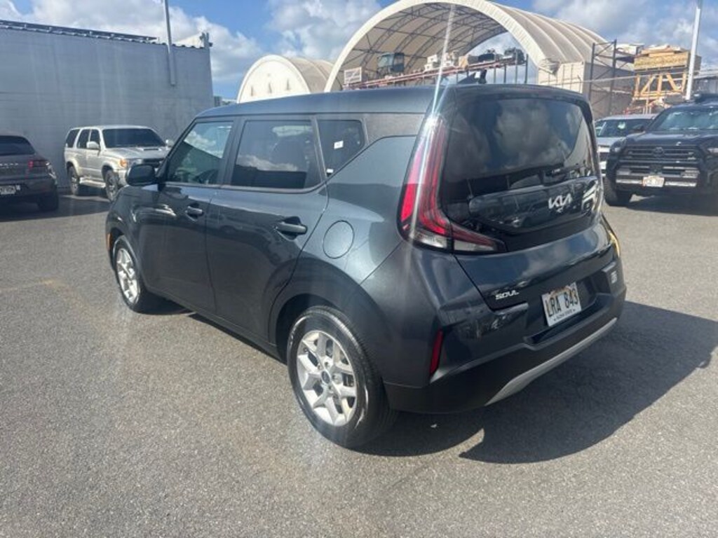 Used 2025 Kia Soul LX Hatchback