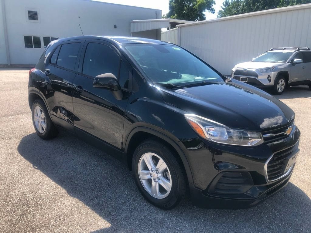 Used 2021 Chevrolet Trax LS with VIN KL7CJKSB7MB323988 for sale in Rockdale, TX