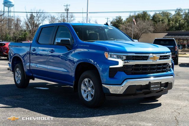 2025 Chevrolet Silverado 1500 LT photo 3
