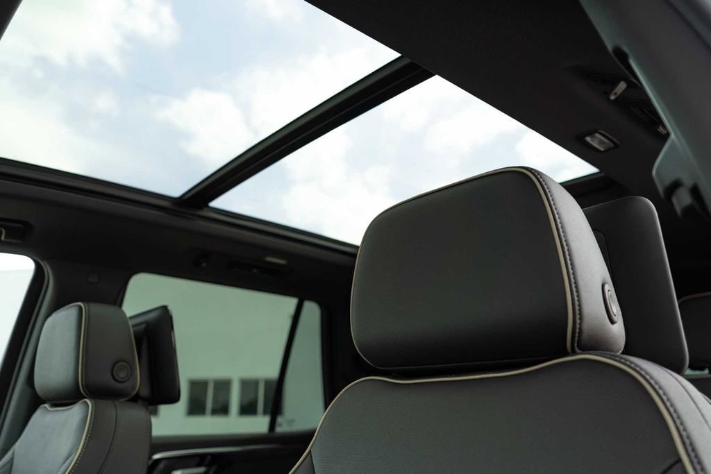 2025 Chevrolet Tahoe Premier - Photo 13