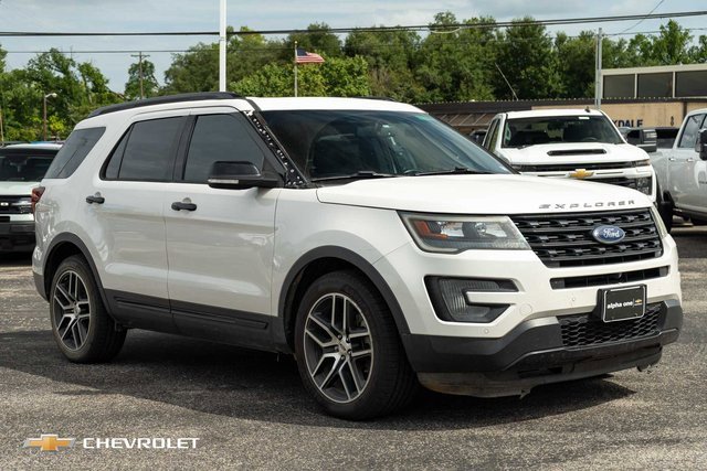 2016 Ford Explorer Sport photo 3