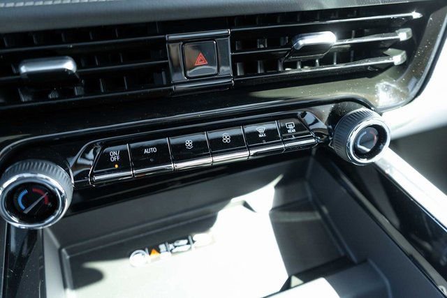 2026 Chevrolet Suburban Premier - Photo 21