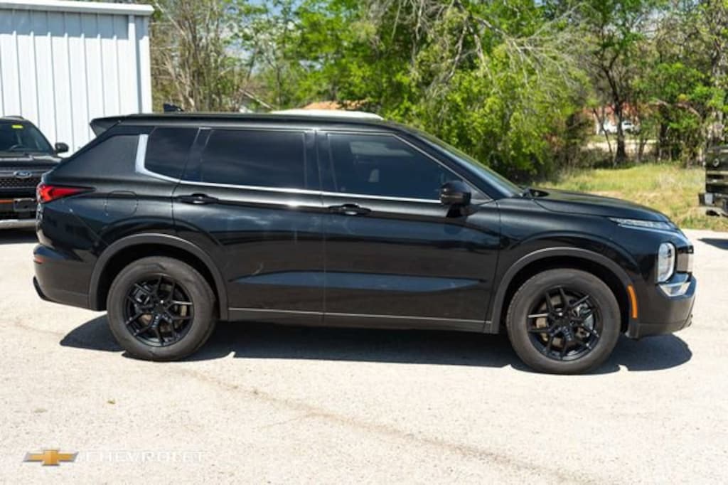 Used 2023 Mitsubishi Outlander SE SUV