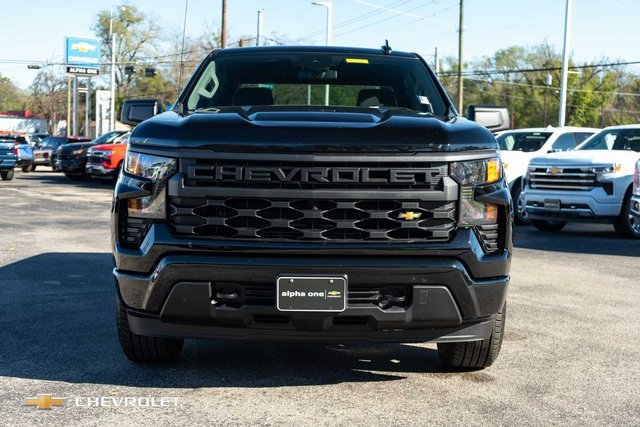 2026 Chevrolet Silverado 1500 Custom photo 2