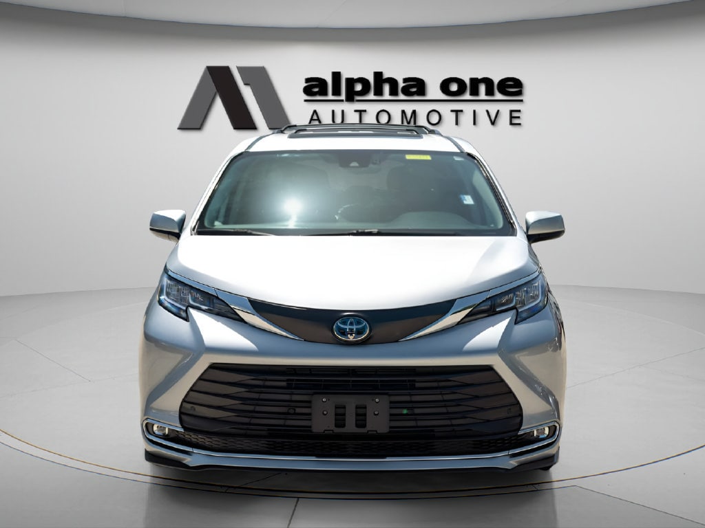 Used 2022 Toyota Sienna XLE Van Passenger Van