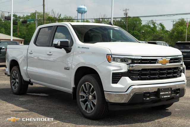 2025 Chevrolet Silverado 1500 LT photo 3