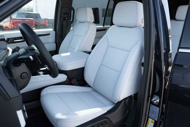 2026 Chevrolet Suburban Premier - Photo 13