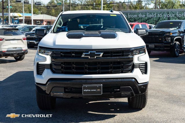 2025 Chevrolet Silverado 1500 LT Trail Boss photo 2