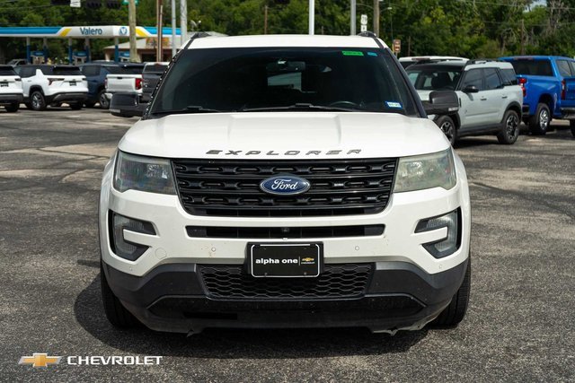 2016 Ford Explorer Sport photo 2
