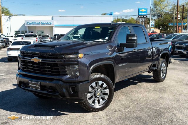 2024 Chevrolet Silverado 2500HD Custom's photo