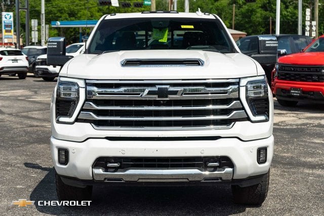 Used 2024 Chevrolet Silverado 3500HD High Country with VIN 1GC4YVE77RF134740 for sale in Rockdale, TX