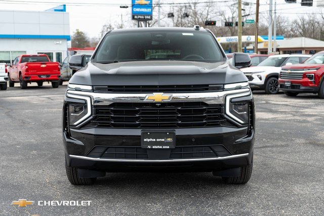 2025 Chevrolet Tahoe LS photo 2