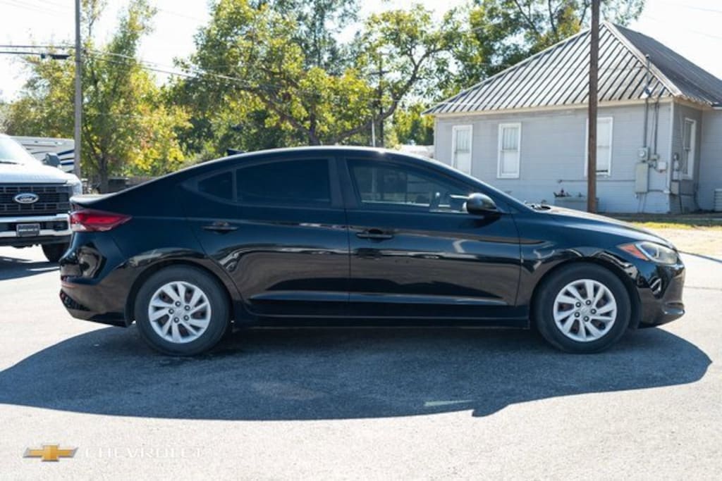 Used 2017 Hyundai Elantra SE Sedan