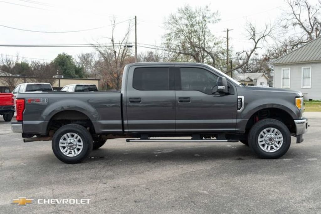 Used 2017 Ford Super Duty F-250 SRW Lariat Truck Crew Cab