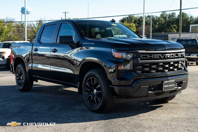 2026 Chevrolet Silverado 1500 Custom photo 3