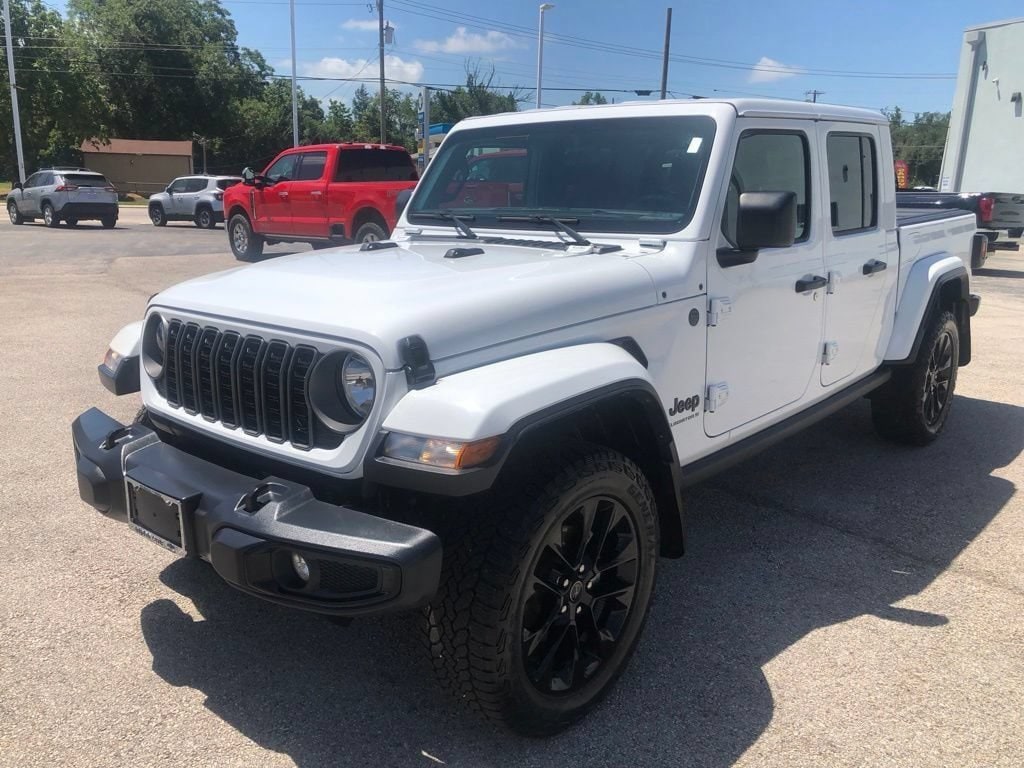 Used 2025 Jeep Gladiator Nighthawk Truck Crew Cab