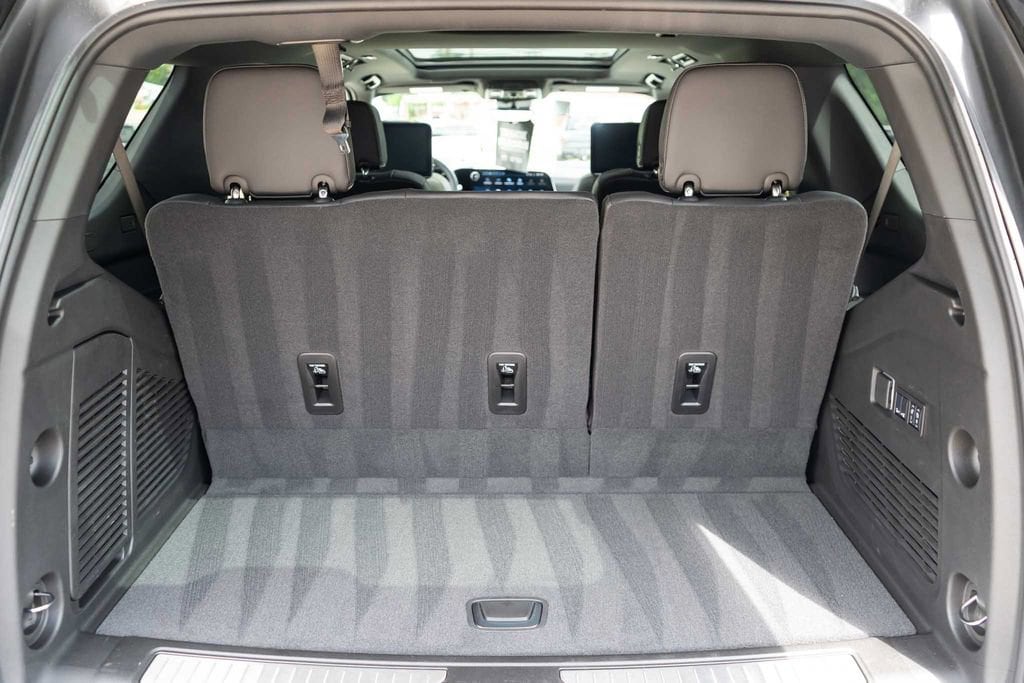 2025 Chevrolet Tahoe Premier - Photo 8