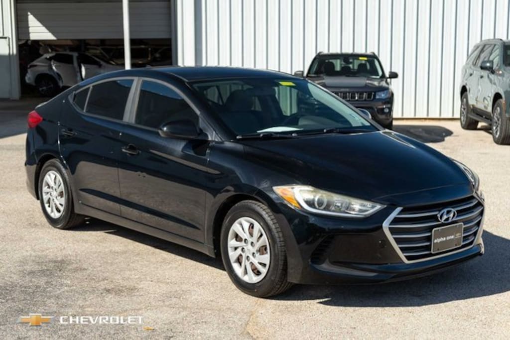 Used 2017 Hyundai Elantra SE Sedan