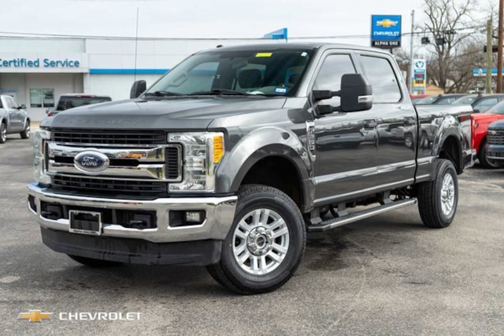 Used 2017 Ford Super Duty F-250 SRW Lariat Truck Crew Cab