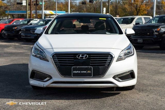 Used 2016 Hyundai Sonata Hybrid Limited with VIN KMHE34L13GA018047 for sale in Rockdale, TX