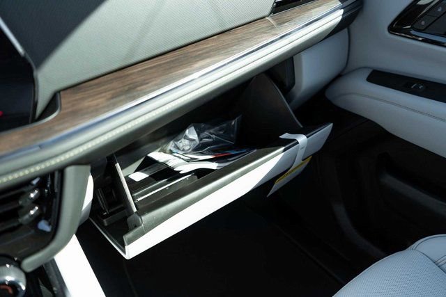 2026 Chevrolet Suburban Premier - Photo 23