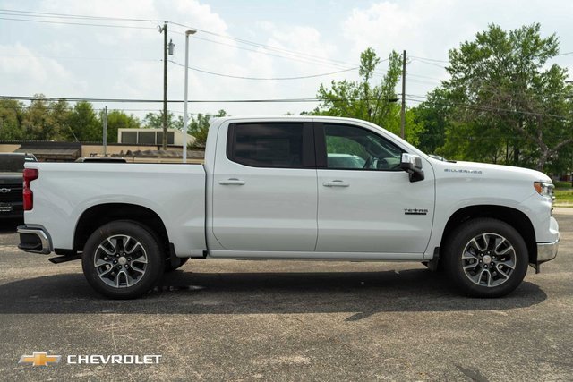2025 Chevrolet Silverado 1500 LT photo 4