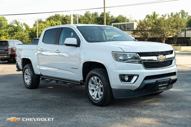2017 Chevrolet Colorado LT photo 2