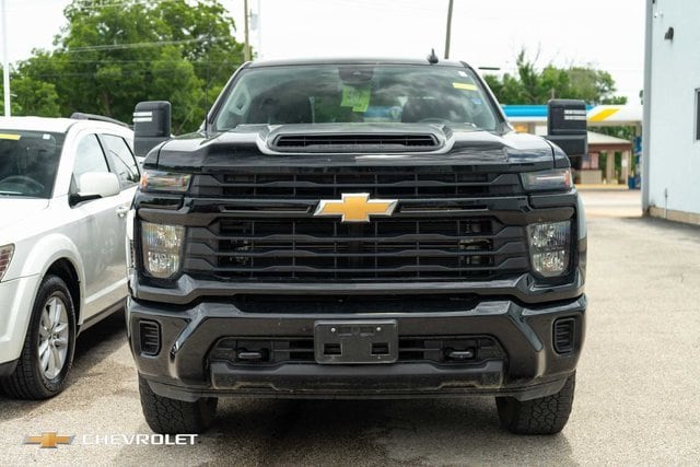 Used 2024 Chevrolet Silverado 2500HD Custom with VIN 2GC4YMEY8R1174769 for sale in Rockdale, TX