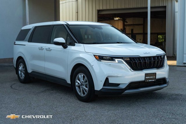 2024 Kia Carnival LX photo 2