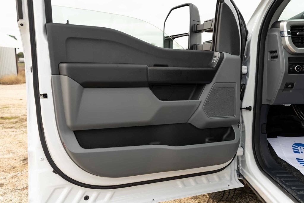 2025 Ford F-250 Super Duty XL - Photo 12