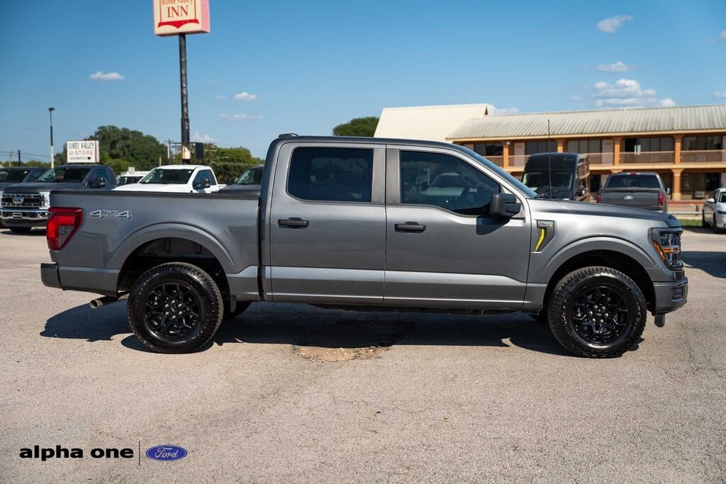 2025 Ford F-150 STX photo 4