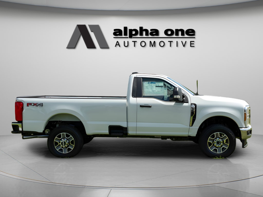 2025 Ford F-350 Super Duty XLT - Photo 6