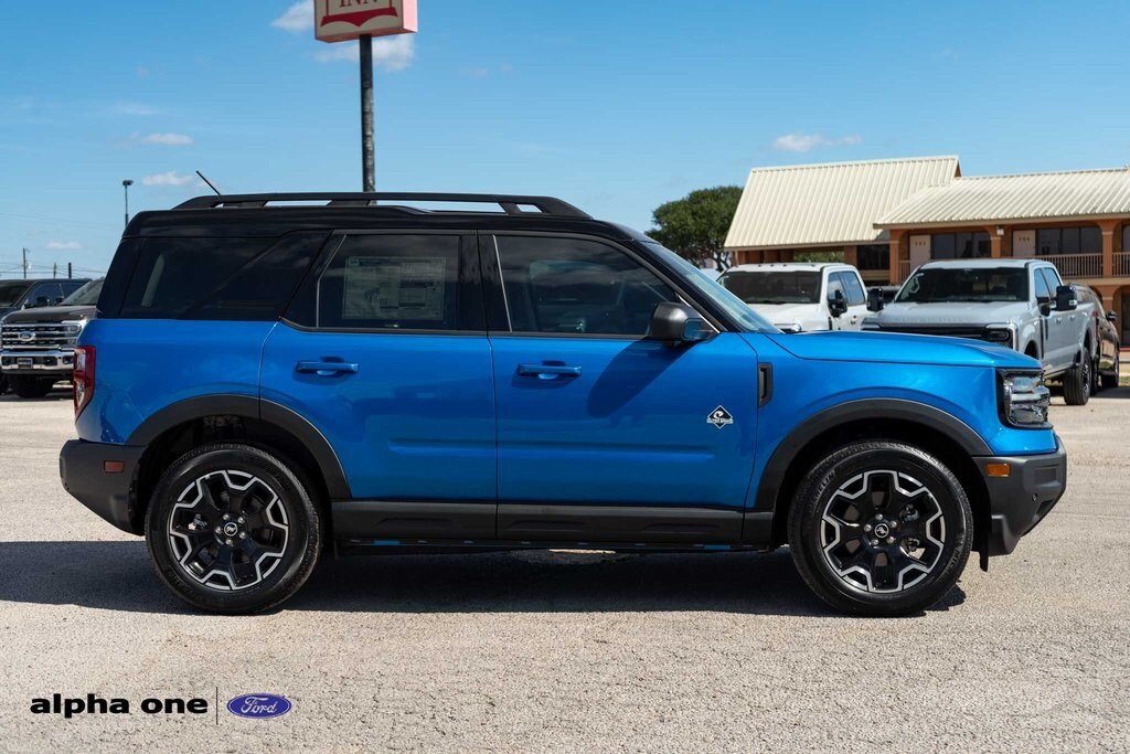 2025 Ford Bronco Sport Outer Banks photo 3